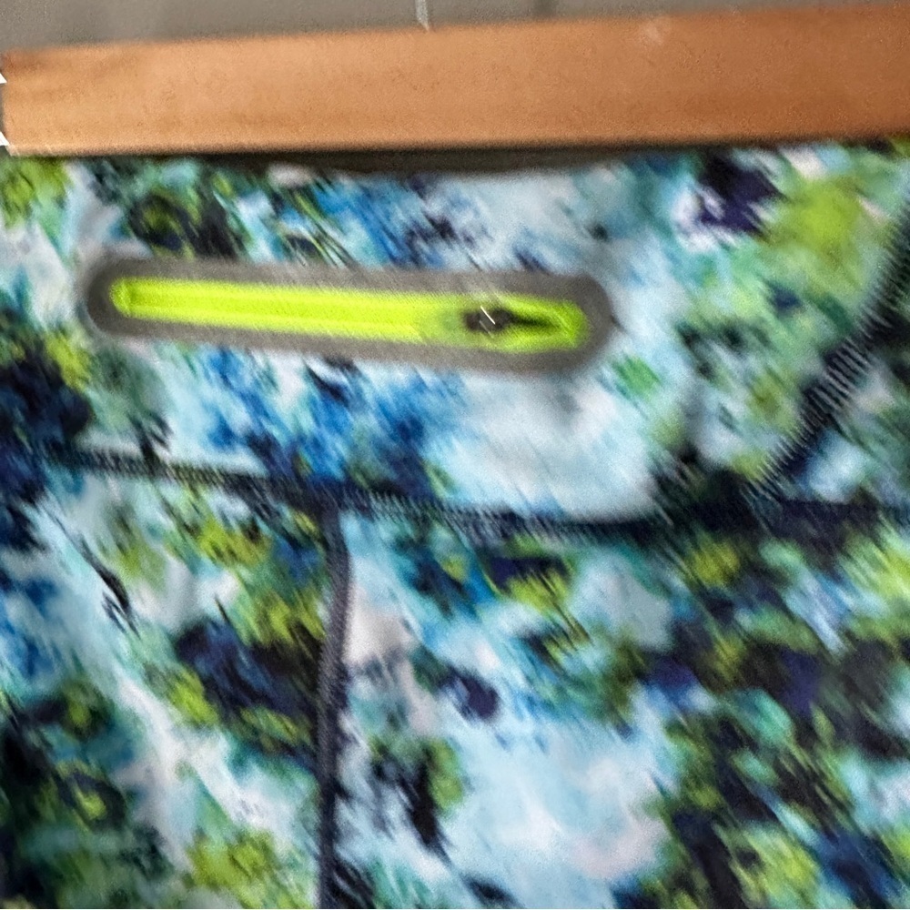 Athleta Hypersonic Sonar Tight Size Small- Caspian Blue Multi - Picture 6 of 10